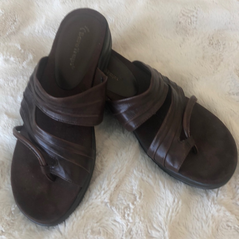 BareTraps comfort brown leather wedge . EUC.